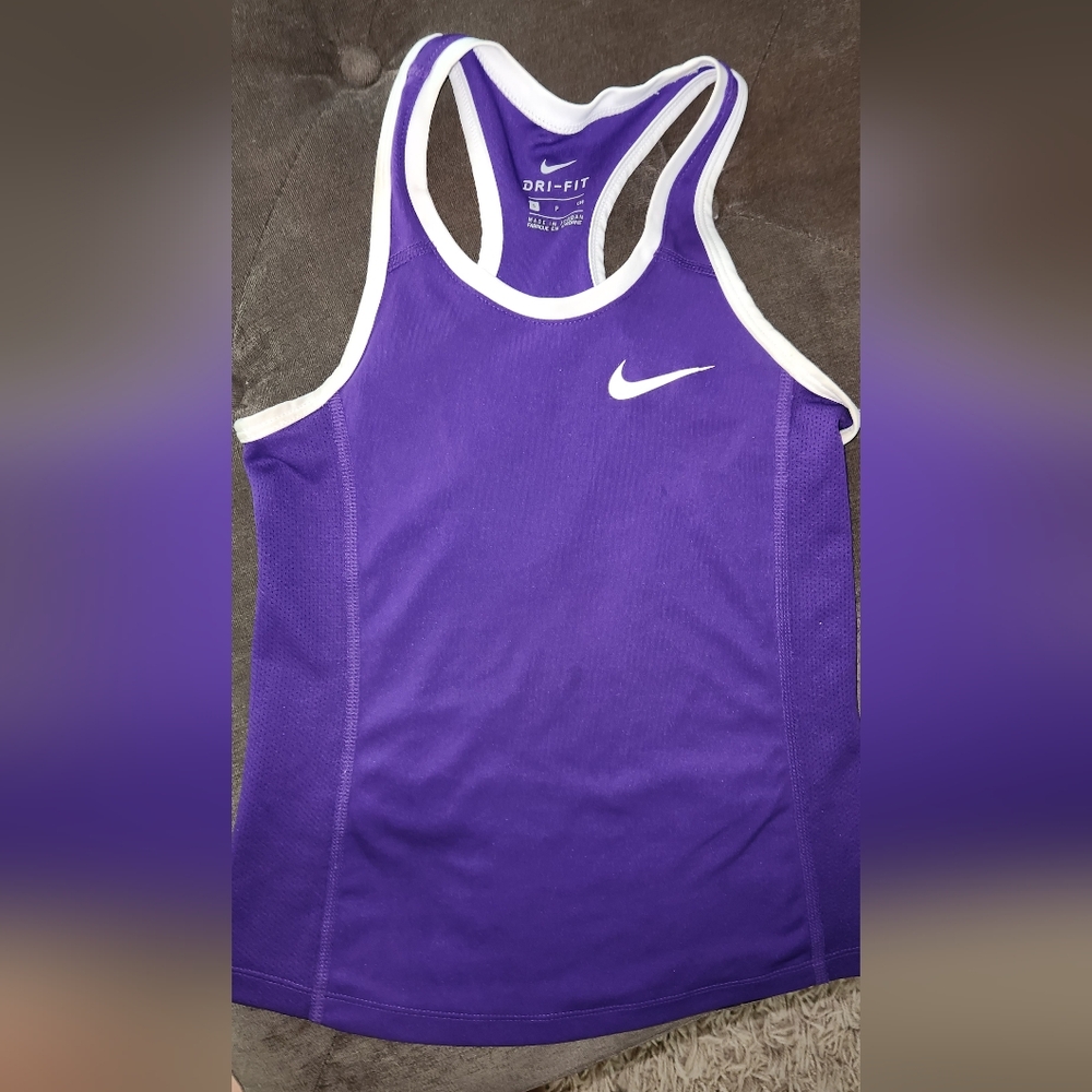 Youth Sz S NIKE tank